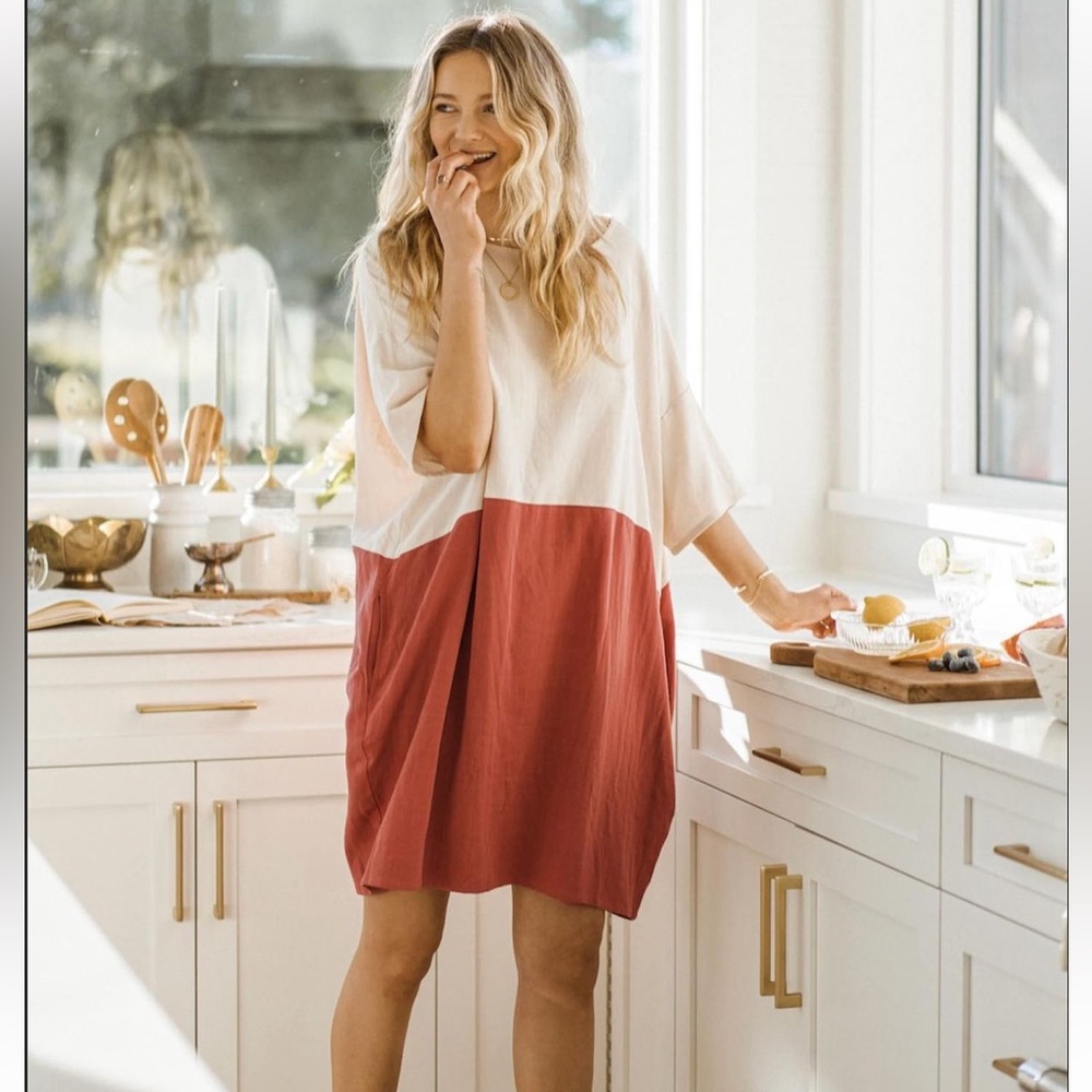 Jackson Rowe Rodina Dress - Sand/Hibiscus